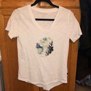 United By Blue v-neck T Size Medium